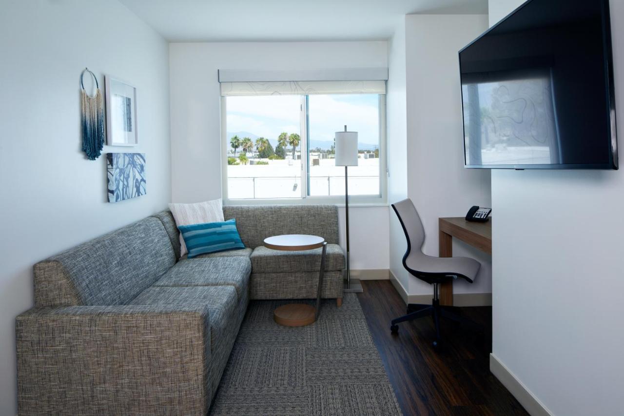Element Irvine Hotel Екстериор снимка